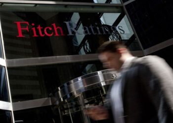 Fitch, Türkiye’nin not görünümünü yükseltti