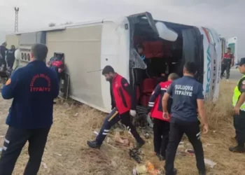 Merzifon’da yolcu otobüsü devrildi: Beş kişi öldü, 30 kişi yaralandı