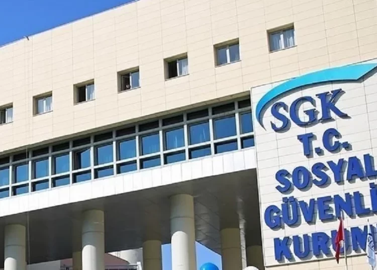 SGK, bin 392 sözleşmeli personel alacak 1 SGK batıyor: Açık, 500 milyar TL’nin üzerinde