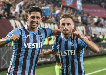 Trabzonspor, Beşiktaş’ı 3 golle yıktı