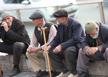 Bazı yaşlılar niçin aksi?