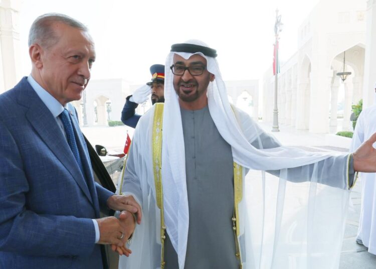 BAE’den Türkiye’ye kötü haber… Mehmet Şimşek sıcak para ziyareti yapmıştı
