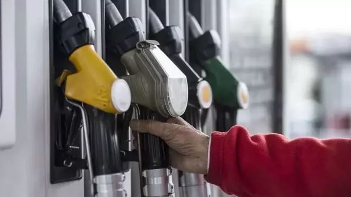 Benzine dev zam...Depoyu doldurmak yürek isteyecek 1 Benzine dev zam…Depoyu doldurmak yürek isteyecek