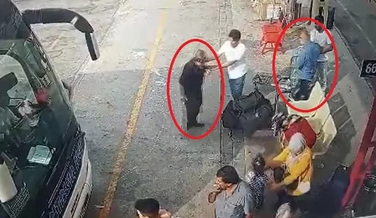 Kavga ederken kalp krizi geçiren iki kişiden biri hayatını kaybetti 