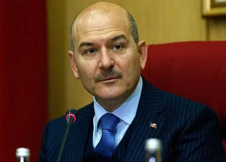 Yerlikaya'dan talimat: Soylu döneminde usulsüz dağıtılan çakarlar toplatılacak 1 Yerlikaya’dan talimat: Soylu döneminde usulsüz dağıtılan çakarlar toplatılacak