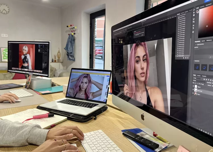 Gerçekte böyle biri yok: Yapay zekanın ürettiği sanal model, ayda 350 bin TL kazanıyor 1 Gerçekte böyle biri yok: Yapay zekanın ürettiği sanal model, ayda 350 bin TL kazanıyor