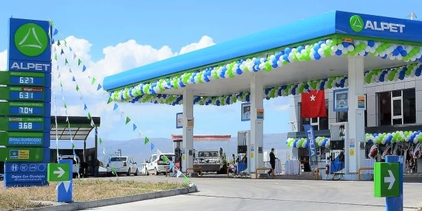 Alpet el değiştiriyor 1 Alpet el değiştiriyor