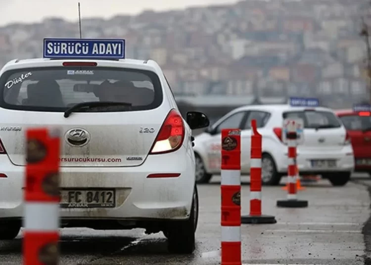 2024'te ehliyet almanın maliyeti 20 bin lirayı aşacak 1 2024’te ehliyet almanın maliyeti 20 bin lirayı aşacak