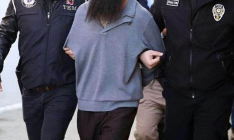 İstanbul'da IŞİD'in 'illegal mescit yapılanması'na operasyon: 10 gözaltı 1 İstanbul’da IŞİD’in ‘illegal mescit yapılanması’na operasyon: 10 gözaltı