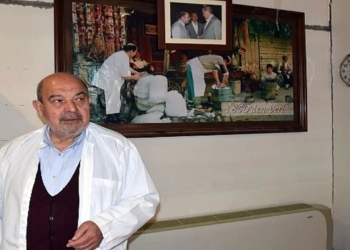 Mado’nun sahibi Mustafa Kambur, deprem bölgesinde haber yapan gazetecilere saldırdı