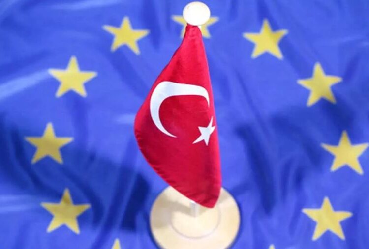 تركيا ترفض التقرير الأوروبي بشأن عضويتها في التكتل وتندد بـ”معايير مزدوجة”