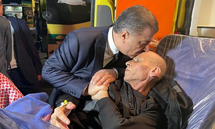 وزير الصحة التركي: سننقل 61 مريضا من غزة عبر مصر إلى بلادنا 1 وزير الصحة التركي: سننقل 61 مريضا من غزة عبر مصر إلى بلادنا