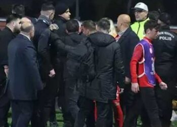 Emre Belözoğlu yine kavga çıkardı 3 Emre Belözoğlu yine kavga çıkardı