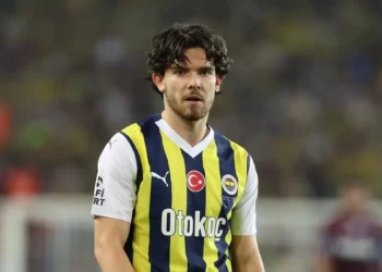 Dünyanın en iyi sol bekleri sıralamasına Ferdi Kadıoğlu da girdi