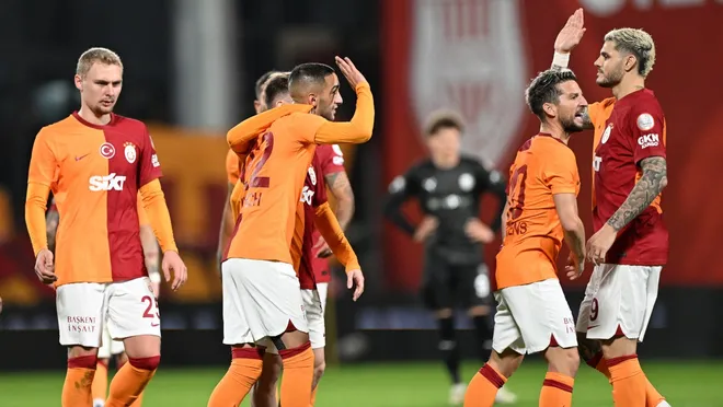 Galatasaray ikinci yarıda kendine geldi: 2-0 1 Galatasaray ikinci yarıda kendine geldi: 2-0
