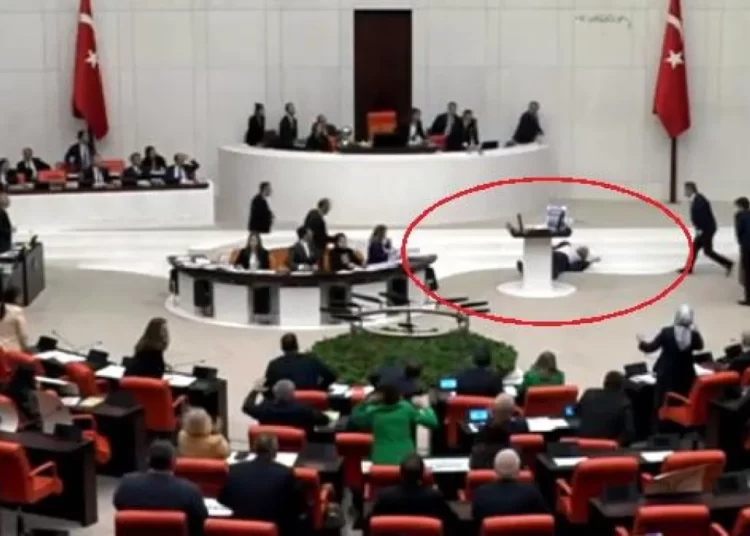 TBMM kürsüsünde kalbi duran Milletvekili Hasan Bitmez'in sağlık durumu kritik 1 TBMM kürsüsünde kalbi duran Milletvekili Hasan Bitmez’in sağlık durumu kritik
