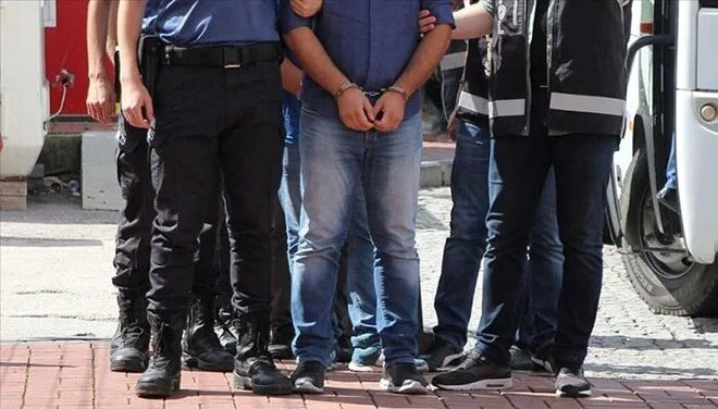 Asker kaçaklarına 'çürük raporu' düzenleyenlere operasyon 1 Kumar ve yasa dışı bahis operasyonunda 18 kişi gözaltına alındı