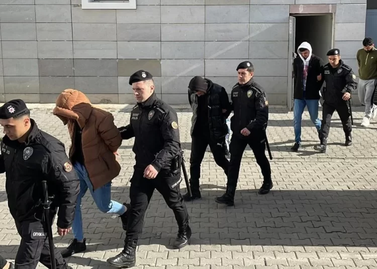 36 ilde 'Sibergöz' operasyonu: 144 kişi gözaltında 1 36 ilde ‘Sibergöz’ operasyonu: 144 kişi gözaltında