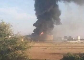 عشرات القتلى بمدن العاصمة.. وتدمير أكبر مصفاة نفط في السودان