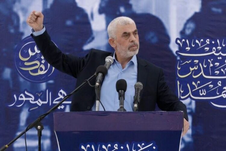 وول ستريت جورنال: السنوار الذي درس نفسية إسرائيل وكان الإفراج عنه أسوأ خطأ في تاريخها 1 وول ستريت جورنال: السنوار الذي درس نفسية إسرائيل وكان الإفراج عنه أسوأ خطأ في تاريخها