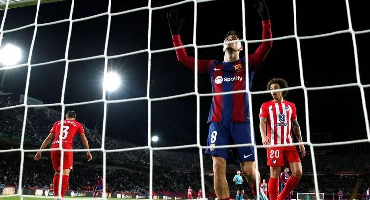 فيليكس يقود برشلونة للفوز على أتليتيكو بالدوري الإسباني