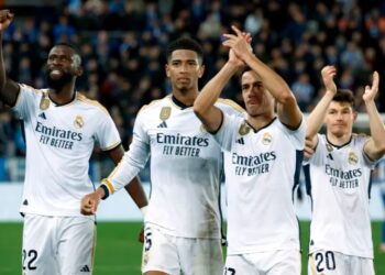 ريال مدريد يخطف فوزا قاتلا من ألافيس وينهي 2023 بصدارة الليغا