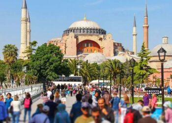 استقبلت تركيا خلال 11 شهراً من العام الجاري 52 مليوناً و742 ألفاً و526 زائراً.