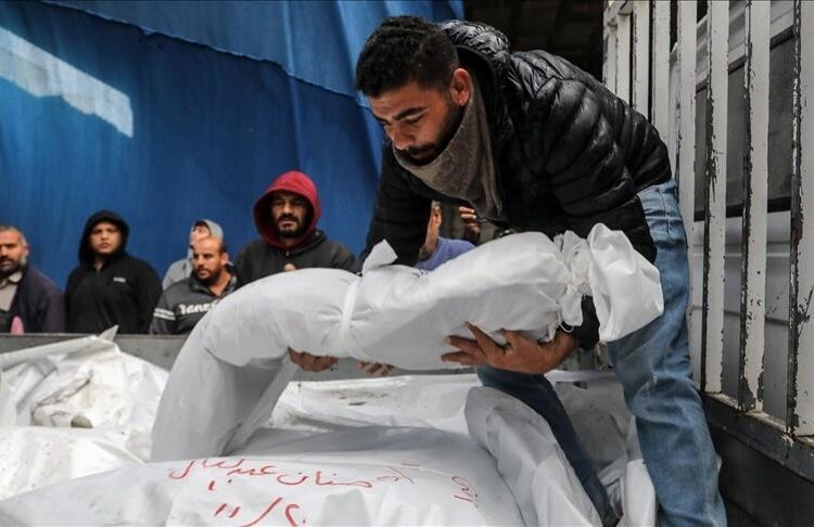 الحرب على غزة مباشر.. ارتفاع حصيلة الشهداء لأكثر من 20 ألفا والاحتلال يسحب لواء غولاني 1 الحرب على غزة مباشر.. ارتفاع حصيلة الشهداء لأكثر من 20 ألفا والاحتلال يسحب لواء غولاني