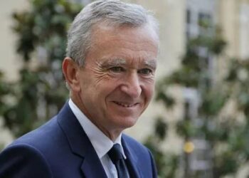 Elon Musk’ı geride bıraktı: Dünyanın en zengin insanı Bernard Arnault oldu