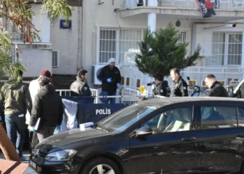 Ailesini katleden öğretim üyesinin üzerinden 4 tabanca çıktı