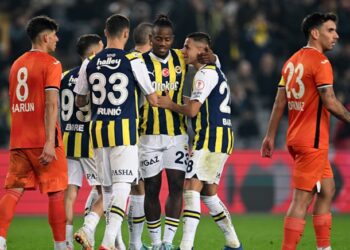 Fenerbahçe farka alıştı, Adana’yı 6 golle kupa dışına attı