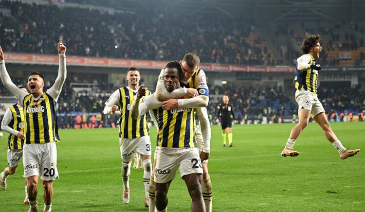 Fenerbahçe, zorlu Başakşehir engelini 90+4’te penaltıyla aşabildi