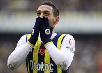 Fenerbahçe, ilk golü attığı maçta 2 puan bıraktı