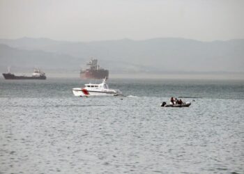 Batan geminin 7 mürettebatı 57 gündür kayıp