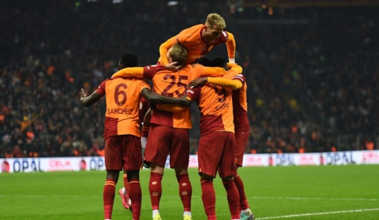 Galatasaray’ı VAR kurtardı... İstanbulspor engelini zor da olsa aştı: 3-1 1 Galatasaray’ı VAR kurtardı… İstanbulspor engelini zor da olsa aştı: 3-1