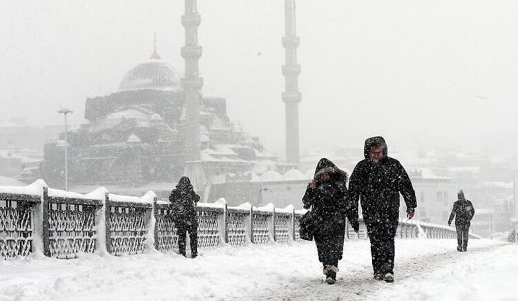 İstanbullular dikkat kar geliyor: AKOM tarih verip uyardı
