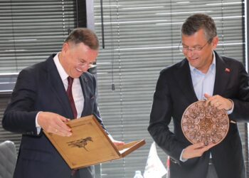 Özgür Özel’den Lütfü Savaş eleştirilerine yanıt: Alternatifi yoktu