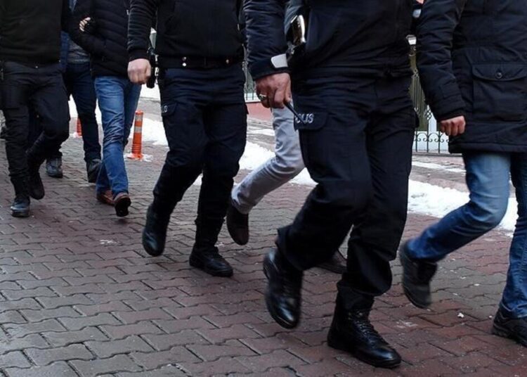 3 bin 209 firari yakalandı! Aranan kişilere büyük operasyon 1 3 bin 209 firari yakalandı! Aranan kişilere büyük operasyon