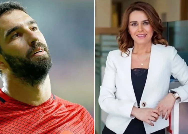 Seçil Erzan'ın ikinci telefonuna ait bilirkişi raporu: Arda Turan tefeci aramaya çalışmış 1 Seçil Erzan’ın ikinci telefonuna ait bilirkişi raporu: Arda Turan tefeci aramaya çalışmış
