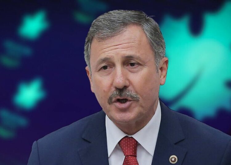 Selçuk Özdağ'dan KHK çıkışı: Vebali daha fazla taşımayın, mağduriyetleri giderin 1 Selçuk Özdağ’dan KHK çıkışı: Vebali daha fazla taşımayın, mağduriyetleri giderin