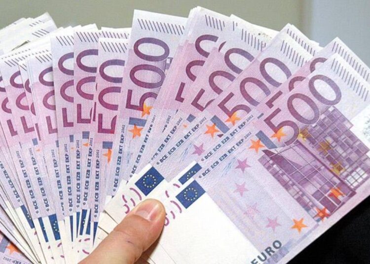 Kısa vadeli dış borçta rekor seviye: 226 milyar dolar 1 Valizler yanlışlıkla Mısır’a gitti: İçindeki eurolar kayboldu