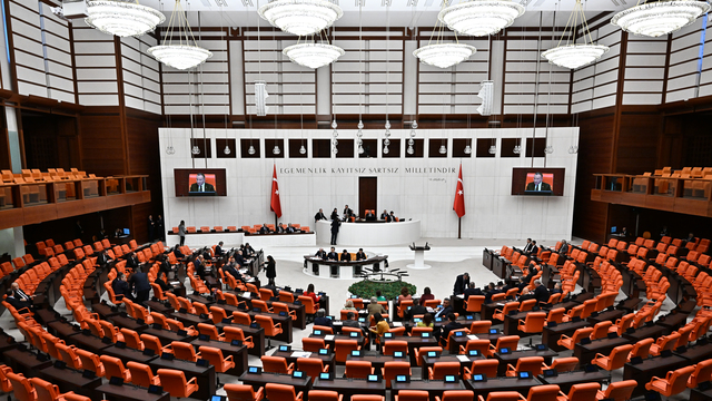 Asile 17, vekile 142 bin lira! Bir de hem emekli hem vekil olursa 239 bin TL 1 Asile 17, vekile 142 bin lira! Bir de hem emekli hem vekil olursa 239 bin TL
