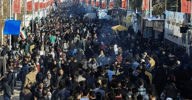 عشرات القتلى والجرحى في انفجارين قرب مرقد سليماني جنوبي إيران 1 عشرات القتلى والجرحى في انفجارين قرب مرقد سليماني جنوبي إيران