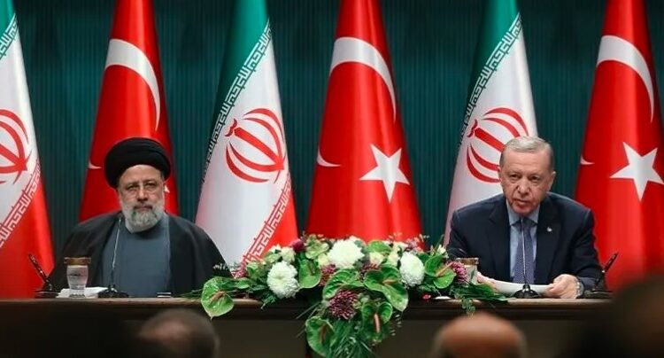 أردوغان: ناقشت مع الرئيس الإيراني تجنب زيادة تهديد أمن المنطقة 1 أردوغان: ناقشت مع الرئيس الإيراني تجنب زيادة تهديد أمن المنطقة