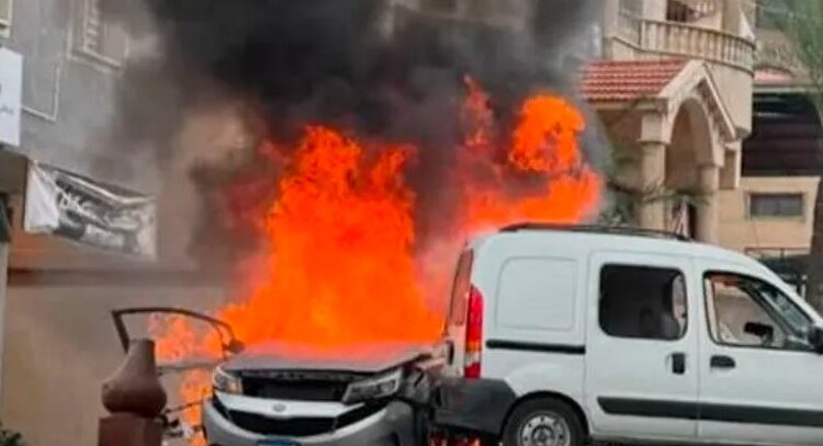 إسرائيل تقصف سيارة تابعة لحزب الله.. ونجاة قيادي من الاغتيال 1 إسرائيل تقصف سيارة تابعة لحزب الله.. ونجاة قيادي من الاغتيال