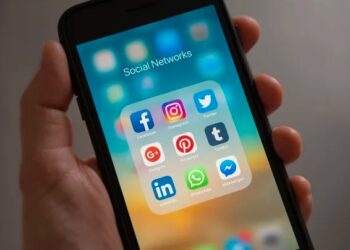 مراقبة بدون نشر.. هل انتهى عصر وسائل التواصل الاجتماعي؟
