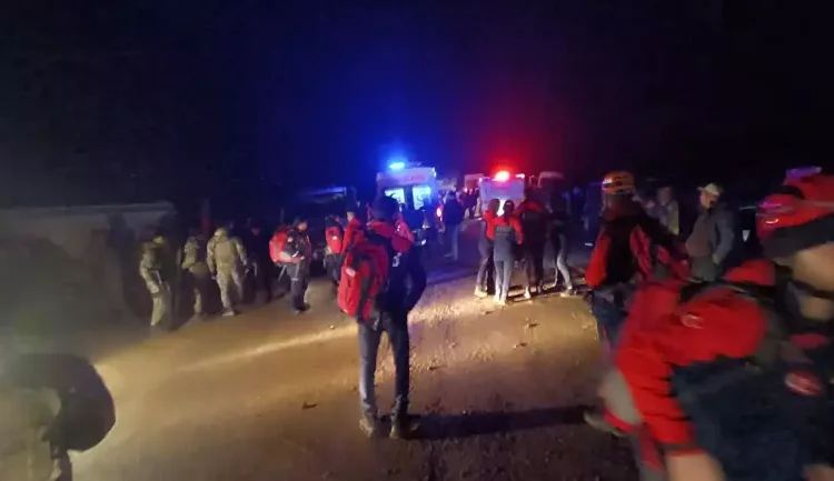 Gaziantep'te polis helikopteri kaza kırıma uğradı: 2 şehit, 1 yaralı 1 Gaziantep’te polis helikopteri kaza kırıma uğradı: 2 şehit, 1 yaralı
