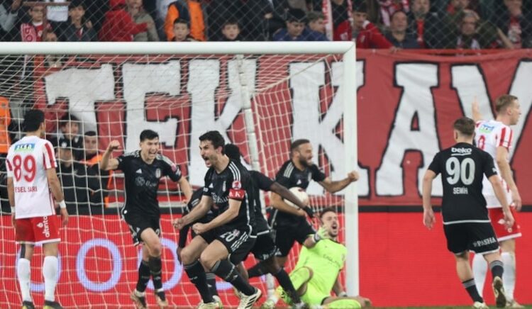 Beşiktaş geriden gelip maçı çevirmesini bildi 1 Beşiktaş geriden gelip maçı çevirmesini bildi