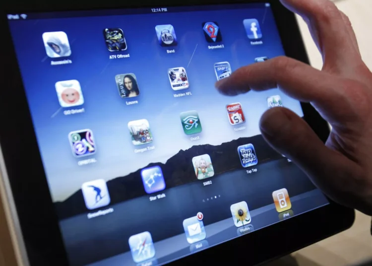 İskoçya Sağlık Bakanı, 11 bin sterlinlik iPad internet faturası yüzünden istifa etti 1 İskoçya Sağlık Bakanı, 11 bin sterlinlik iPad internet faturası yüzünden istifa etti