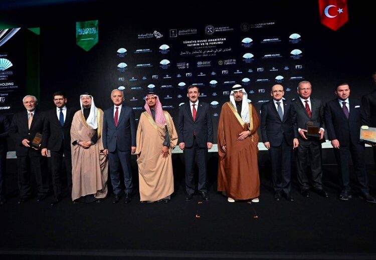 منتدى الأعمال السعودي - التركي يبحث سبل الاستفادة من الفرص الاستثمارية والسياحية 1 منتدى الأعمال السعودي – التركي يبحث سبل الاستفادة من الفرص الاستثمارية والسياحية
